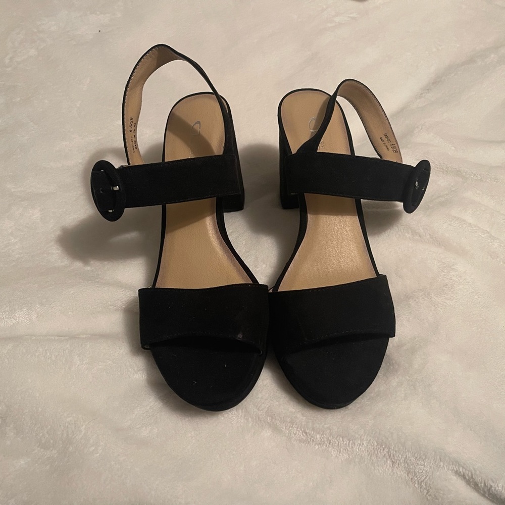 CL by Laundry black faux suede heels - Picture 4 of 4